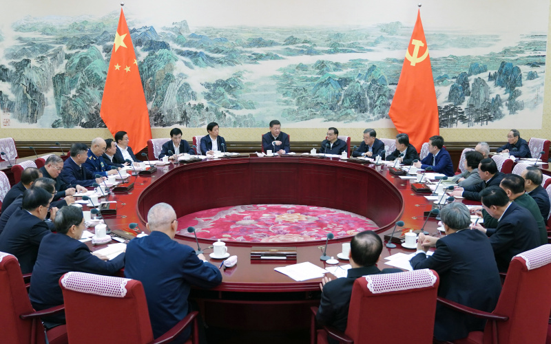 12月25日至26日,中共中央政治局召开民主生活会,中共中央总书记习近平主持会议并发表重要讲话。新华社记者 谢环驰 摄