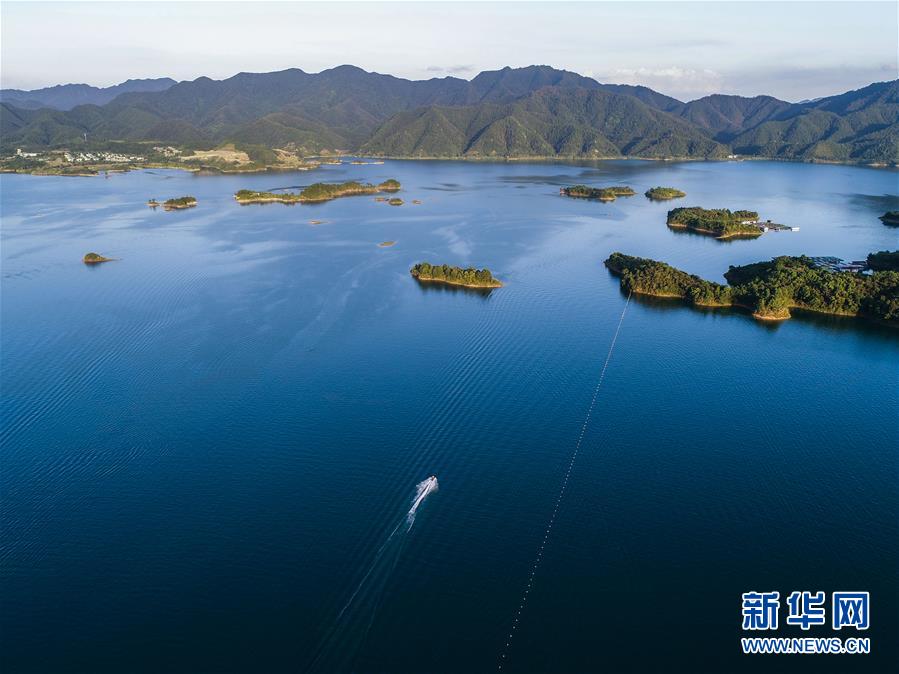 (新华全媒头条·图文互动)(9)历史交汇点上的宏伟蓝图 ——《中共中央关于制定国民经济和社会发展第十四个五年规划和二〇三五年远景目标的建议》诞生记